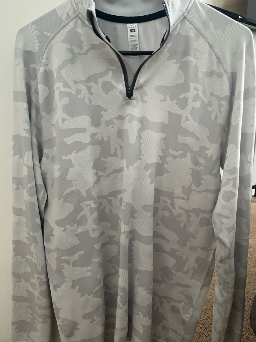 UNIQLO Men’s Light Gray Camo Half-Zip Sweater